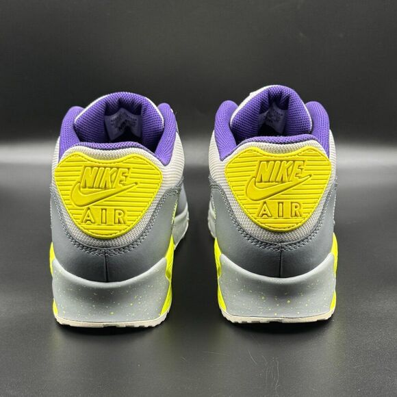 Nike Air Max 90 Essential iD - Picture 4 of 10